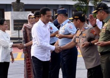 Presiden Jokowi didampingi Ibu negara Iriana Jokowi saat tengah berkunjung ke Papua. (Setkab)